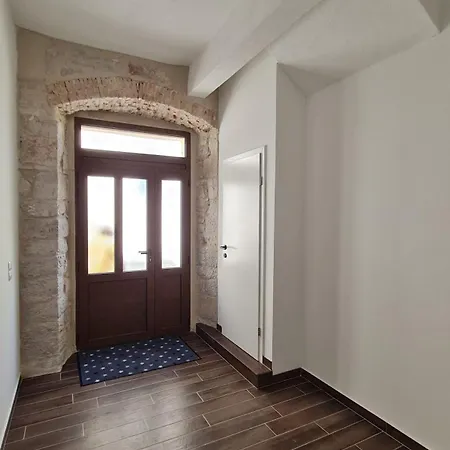 Calico Apartment's Apartment